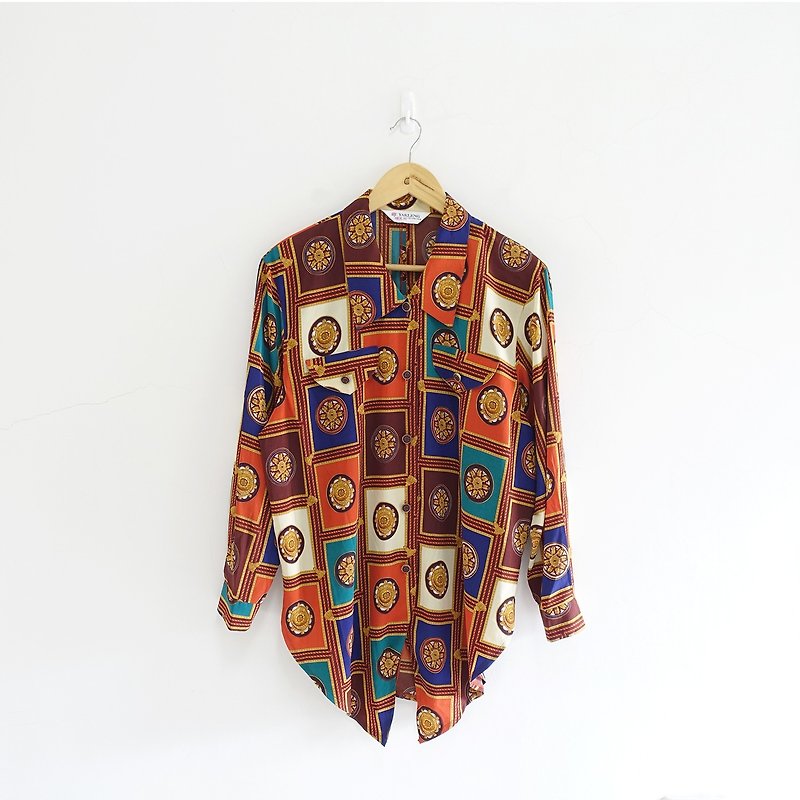 │Slowly│Print Totem - Vintage Shirt │vintage.Retro.Literature - Women's Shirts - Polyester Multicolor