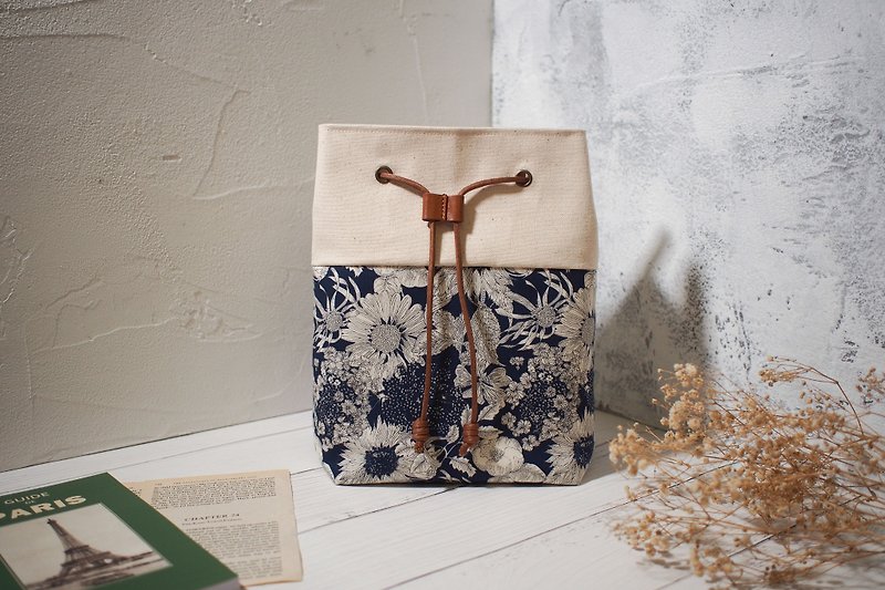 Traveler series cross-body bag / bucket bag / limited edition hand bag / blue garden / pre-order - Messenger Bags & Sling Bags - Cotton & Hemp Blue
