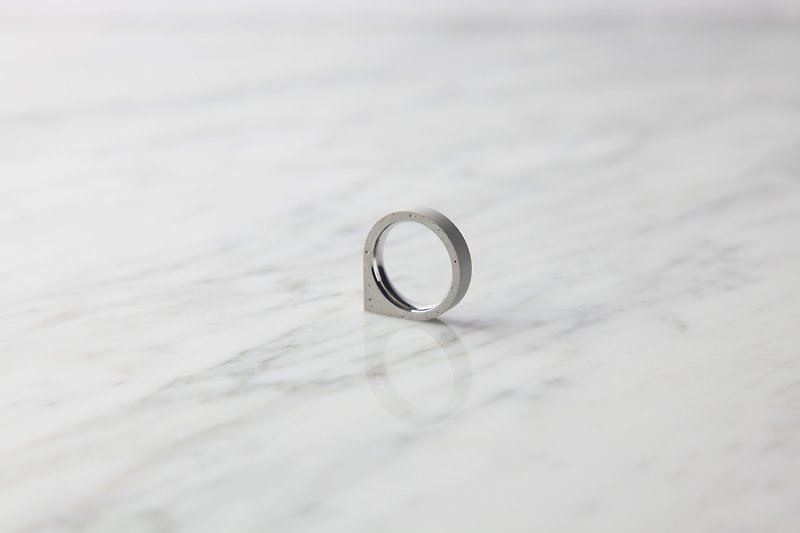 Corner Ring THIN (White) - แหวนทั่วไป - ปูน ขาว