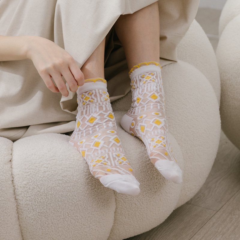 珍珠的眼淚/白(M)-MIT設計透明中筒襪 - 襪子 - 棉．麻 白色