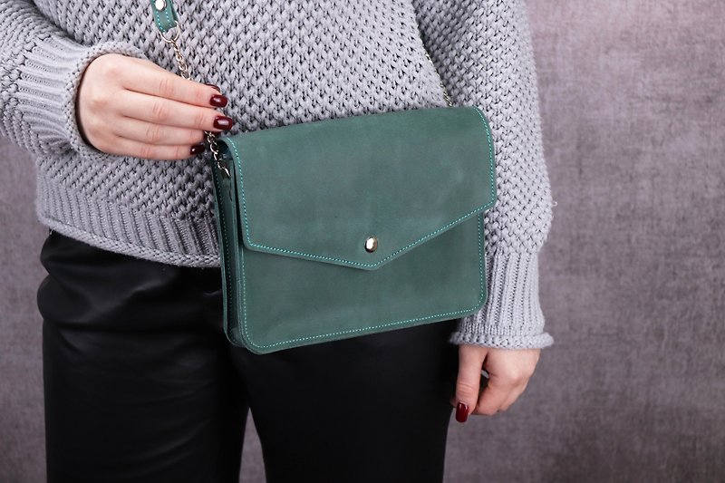 Small Leather Shoulder Bag with Chain/ Women's Minimalist Crossbody Bag - 水桶包/束口袋 - 真皮 多色