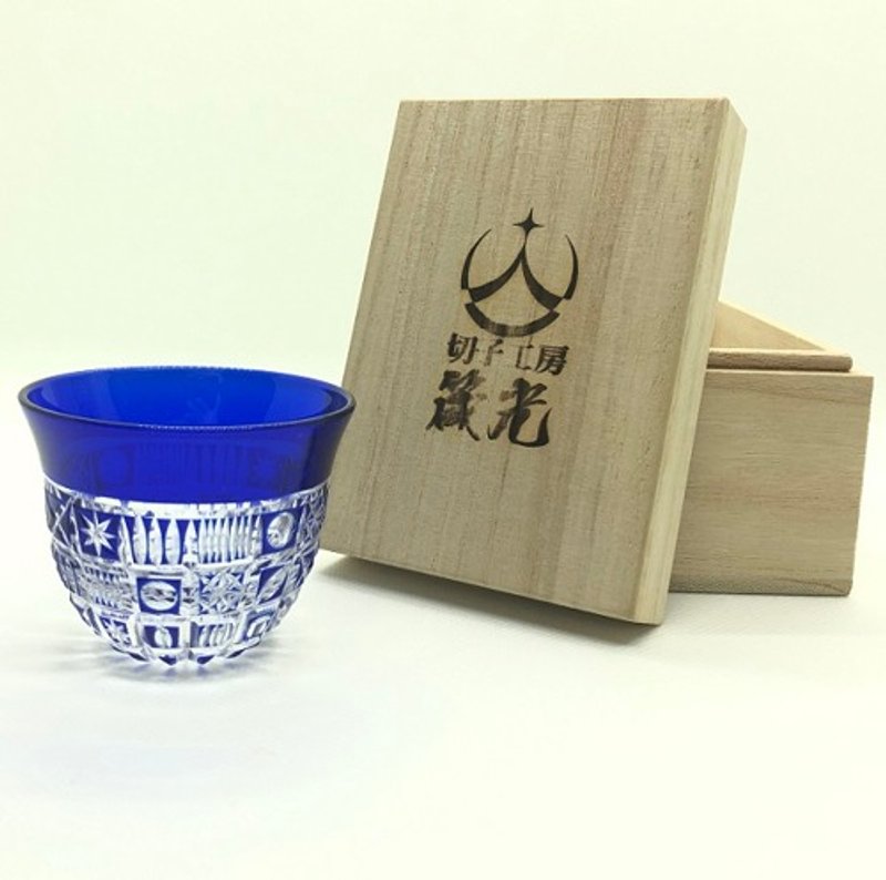 Sake cup with multiple irregular patterns - Teapots & Teacups - Glass 