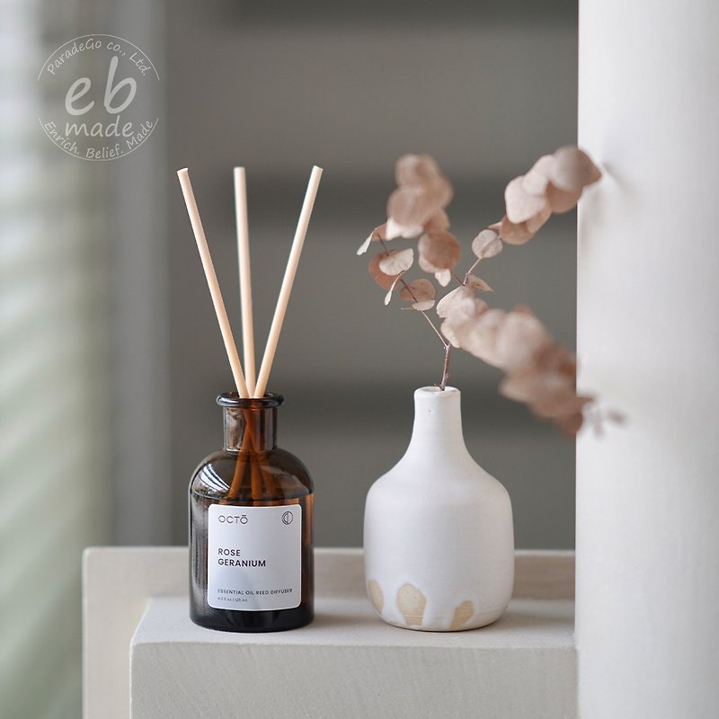 Octō British handmade natural texture soothing reed diffuser_Four charming scents - Fragrances - Glass Khaki