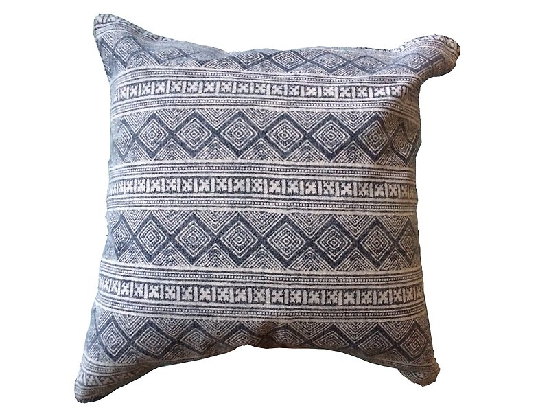 Indigo ikat pillowcase with batik technique - 枕頭/咕𠱸 - 棉．麻 藍色