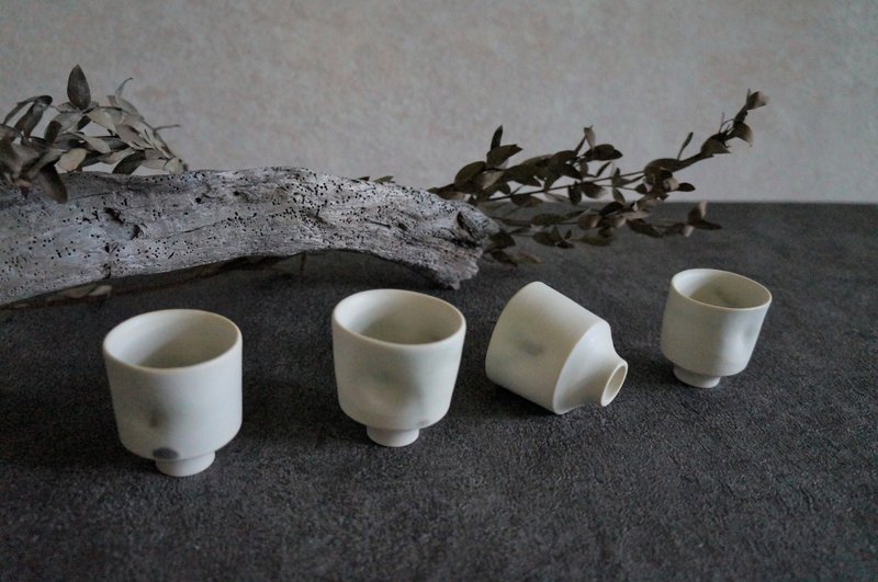 【Cream and Ink Series】Hand-feeling small teacup/little wine glass - Teapots & Teacups - Pottery Gray