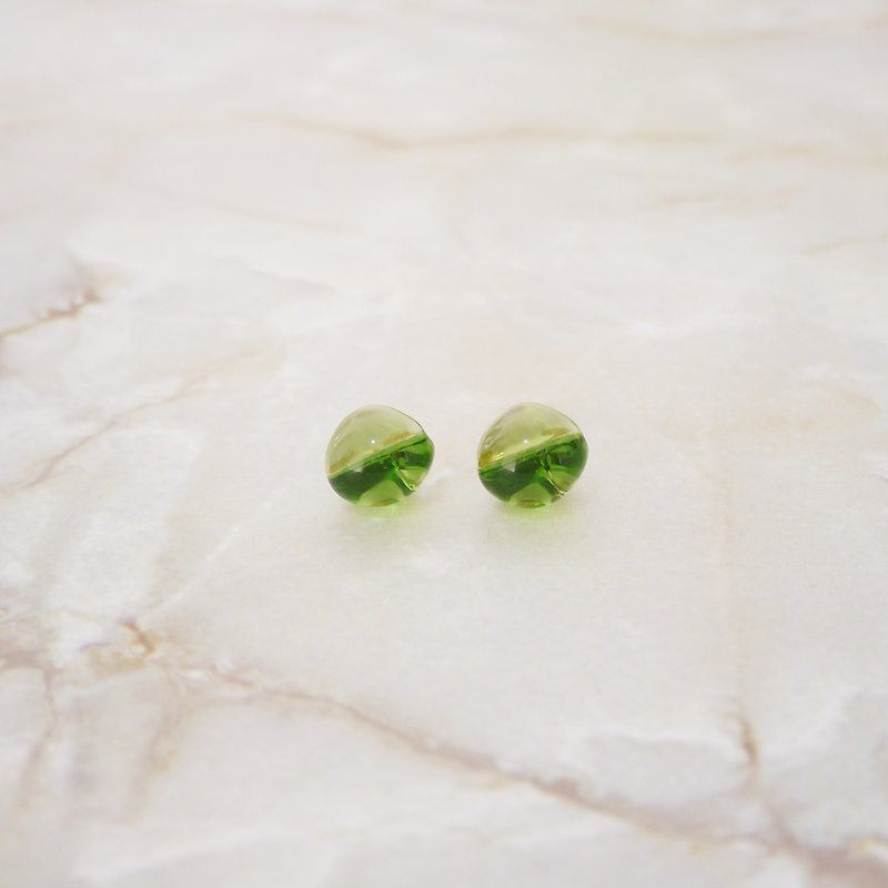 Simple translucent apple green earrings - ต่างหู - โลหะ สีเขียว