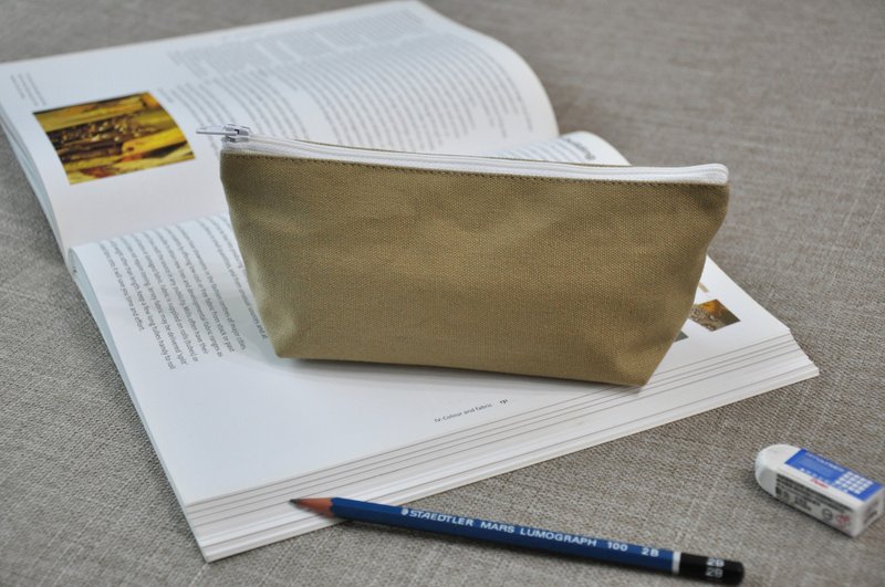 ENDURE / earth color / Luo color Earth color pencil case - กล่องดินสอ/ถุงดินสอ - ผ้าฝ้าย/ผ้าลินิน สีกากี