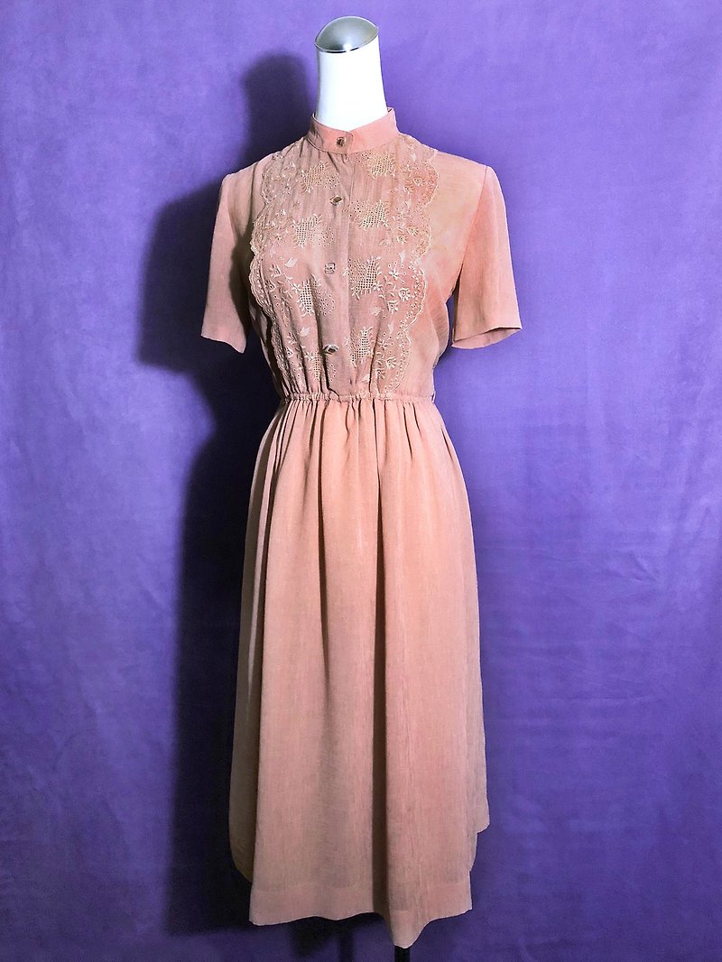 Elegant embroidered short-sleeved vintage dress / brought back to VINTAGE abroad - One Piece Dresses - Polyester Pink