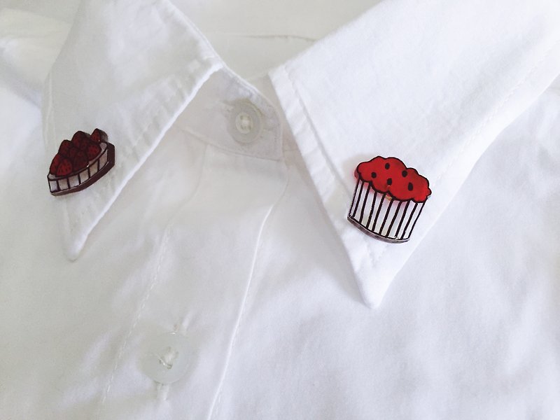 Cupcake & Tart Brooch Pinback - Brooches - Plastic Red