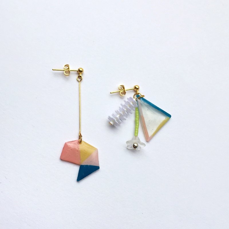 Rocking geometric puzzle clip-on/pin earrings - ต่างหู - เรซิน สีใส