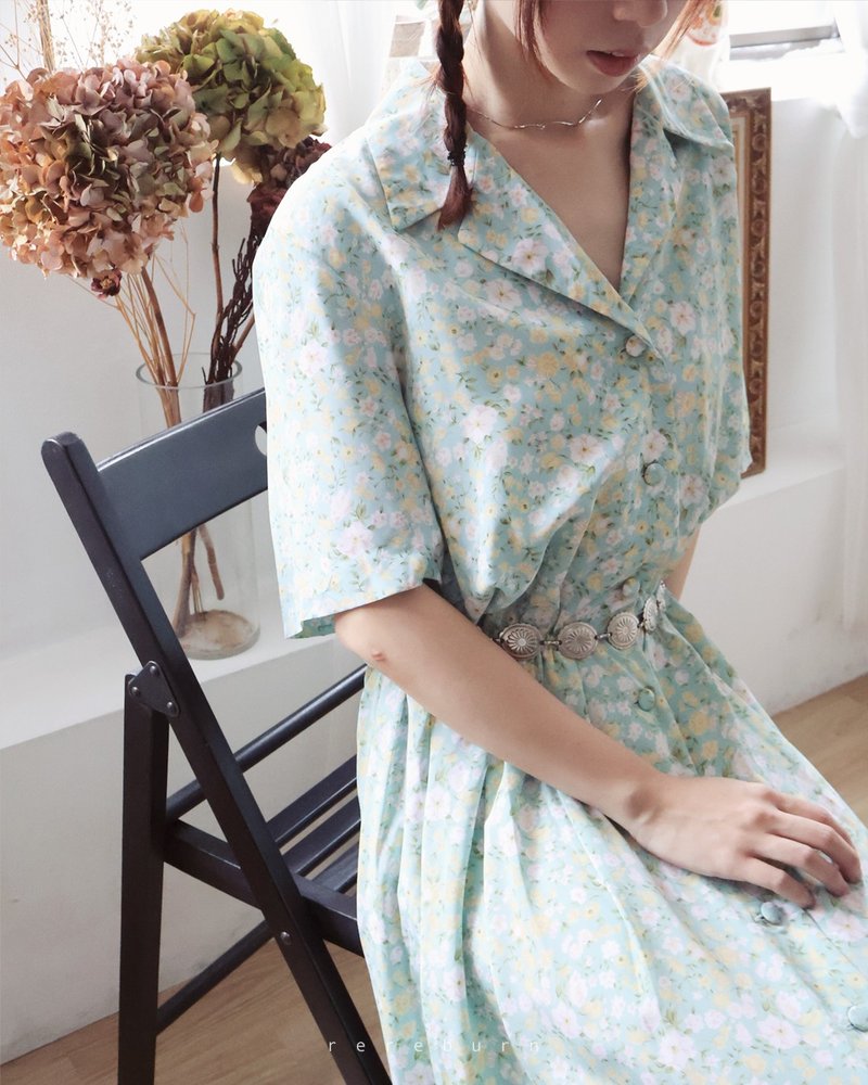 American version of retro floral blue-green loose V-neck short-sleeved vintage dress - ชุดเดรส - เส้นใยสังเคราะห์ สีเขียว