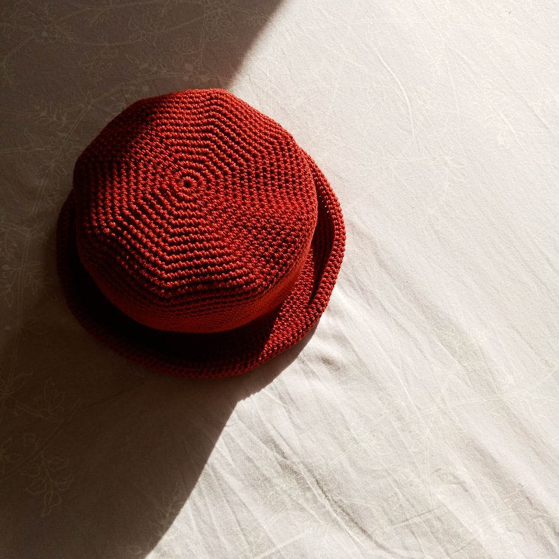 Little Red Top Hat Hand Crochet - หมวก - ผ้าฝ้าย/ผ้าลินิน สีแดง
