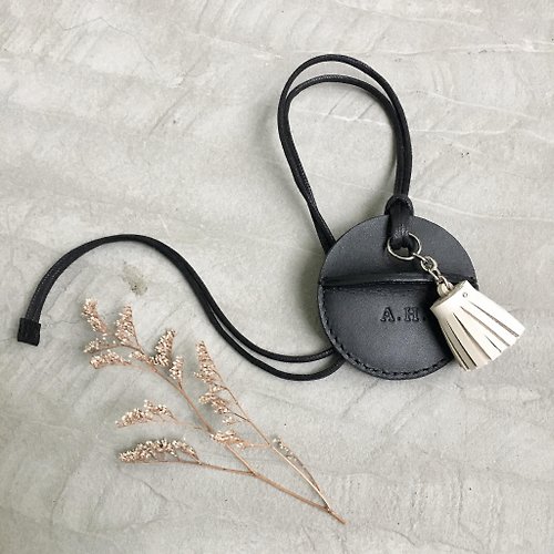 KAKU皮革設計 gogoro鑰匙皮套訂製 全黑+白色小流蘇客製化禮物