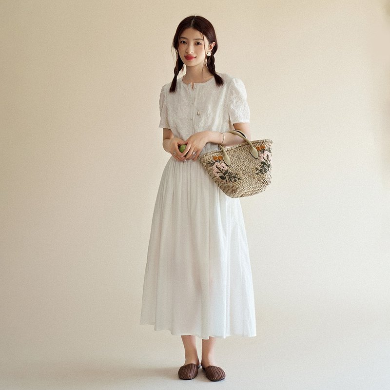 白色浮雕刺繡連衣裙|洋裝|夏款|Sora-1551 - 洋裝/連身裙 - 棉．麻 白色