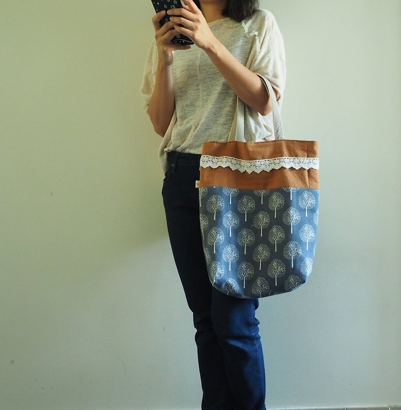 パッチワークダークブルーツリーのパターン手作りのキャンバスの袋 - マザーズバッグ - コットン・麻 ブルー