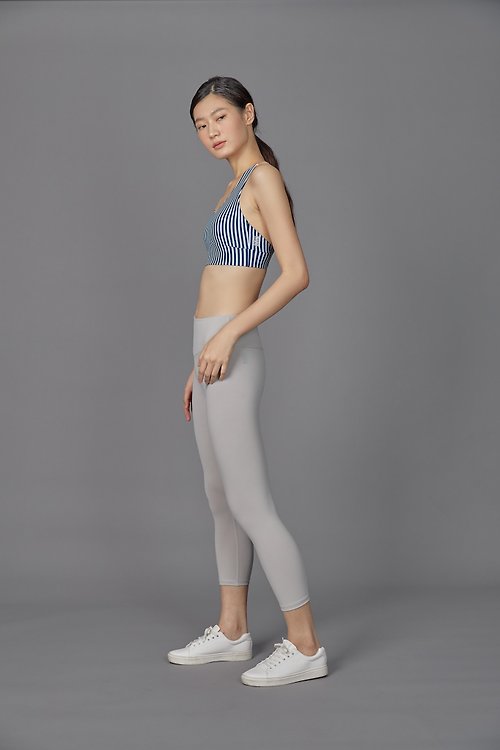 GLOW activewear Emily legging in grey - Size M