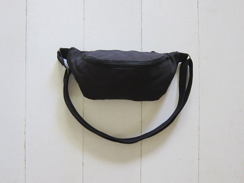 Airy canvas messenger bag waist bag chest bag - Messenger Bags & Sling Bags - Other Materials Black