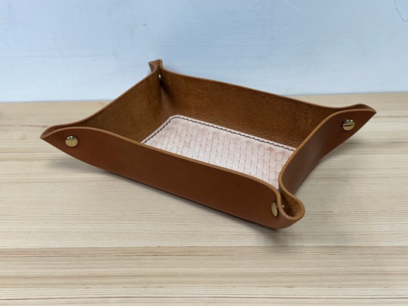 手縫いのベジタブルタンニンなめし革製収納トレイ 701 - 収納用品 - 革 ブラウン