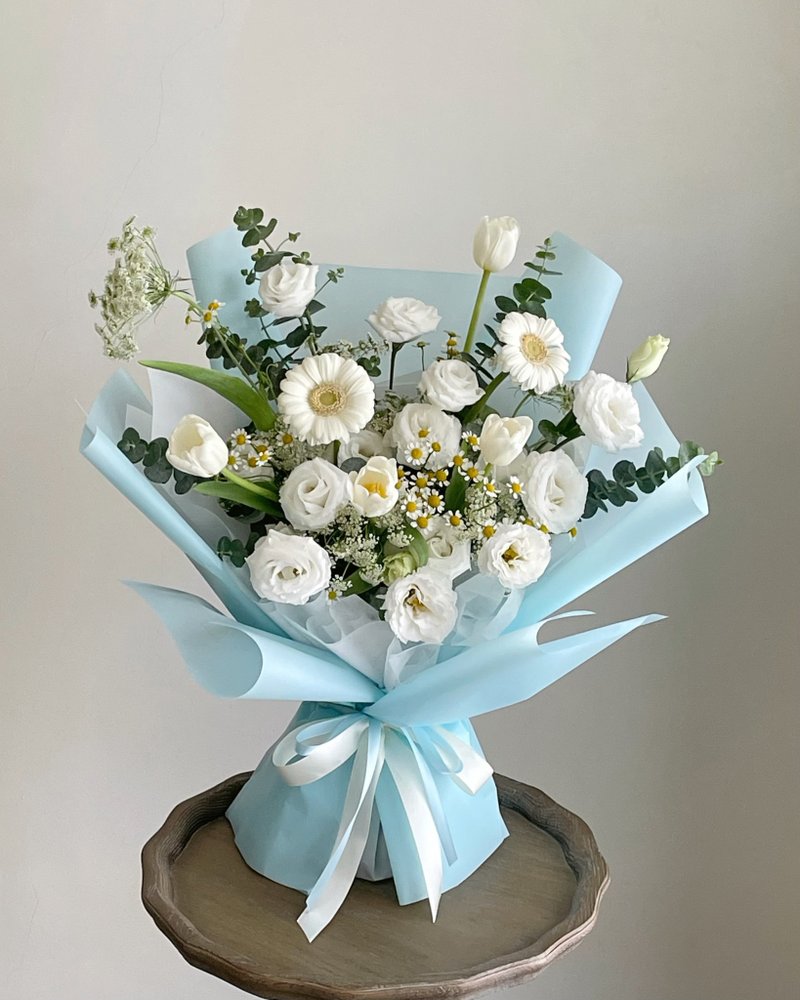 【鮮花】白綠色鮮花花束訂製 - 其他 - 植物．花 白色