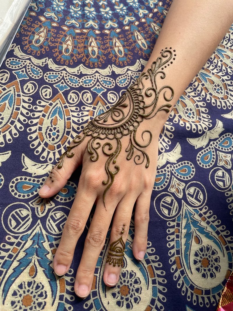 Henna body painting - อื่นๆ - วัสดุอื่นๆ สีนำ้ตาล