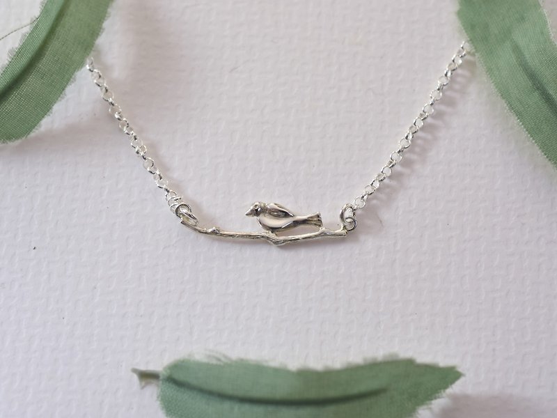 Small fresh on the clavicle-bird on the tree (sterling silver necklace animal necklace handmade silver jewelry) - Necklaces - Sterling Silver Silver