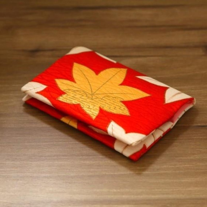 Gorgeous autumn leaves sentence × shallow scarlet golden card case [silk] - ที่เก็บนามบัตร - ผ้าไหม สีแดง