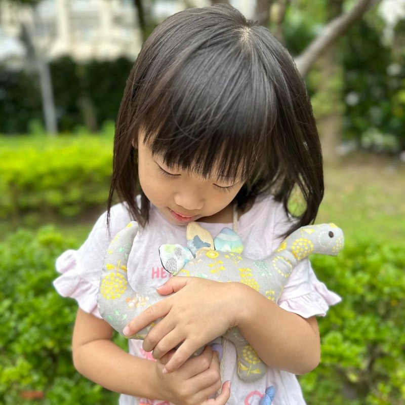 Pure Cotton Baby Soothes Little Dinosaur-Shimmer Garden - ของเล่นเด็ก - ผ้าฝ้าย/ผ้าลินิน สีเทา