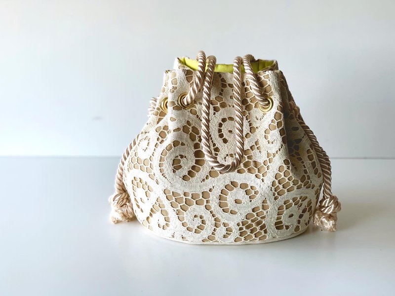 Riechers Marescot French cotton lace arabesque pattern marine bag - กระเป๋าถือ - ผ้าฝ้าย/ผ้าลินิน 