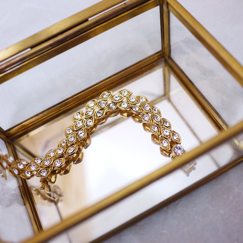 Elegant and detailed vintage bracelet - Bracelets - Gemstone White