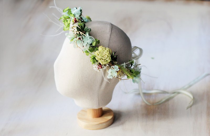Bridal crown [Preserved flowers and dried flower hydrangea] (green) - Hair Accessories - Plants & Flowers Green