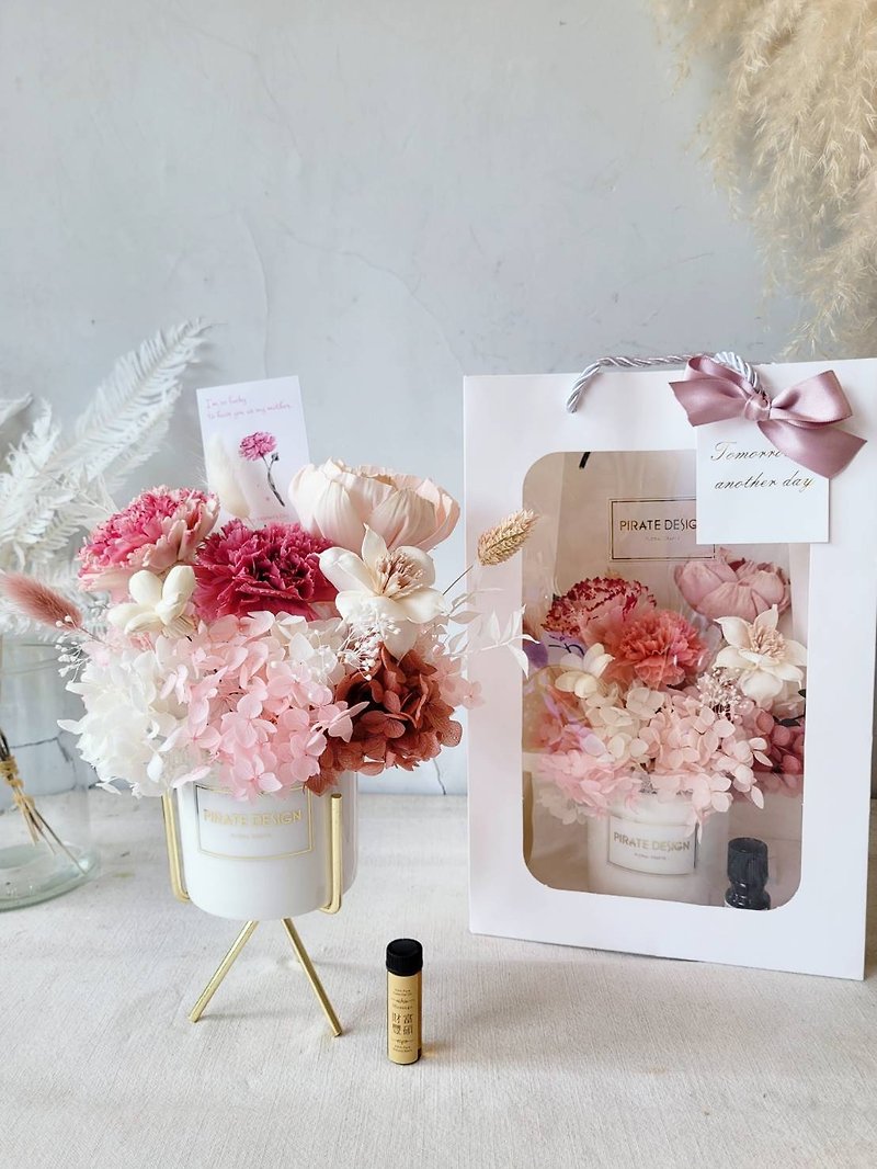 Haizang Design | Golden Elevated Eternal Flower Gift + Natural Essential Oil Set + Textured Bag Mother’s Day Gift - ช่อดอกไม้แห้ง - พืช/ดอกไม้ สึชมพู