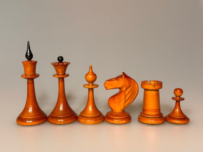 Latvian / Morofvian chess set 1951 to 1954 - Board Games & Toys - Wood Orange