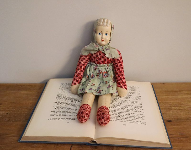 【Little Fairies】Poland vintage handmade painted doll-light green headscarf+blond - Stuffed Dolls & Figurines - Cotton & Hemp Pink