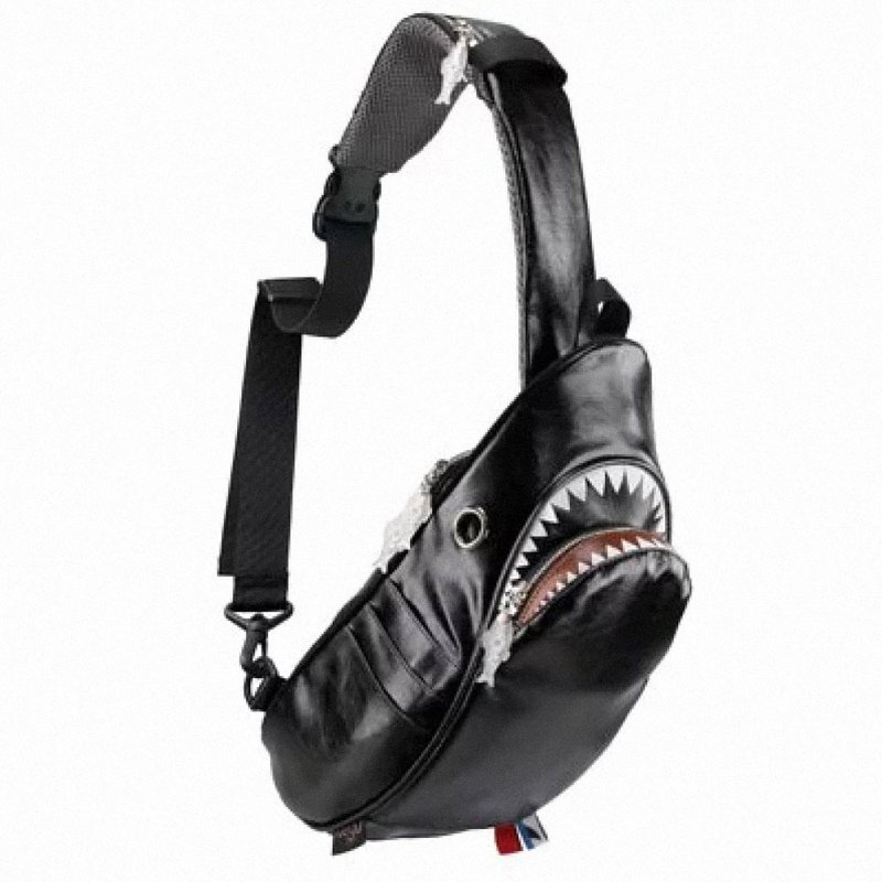 Morn Creations Genuine Shark Shoulder Bag-Matte Black (SK-529-BK) - กระเป๋าแมสเซนเจอร์ - วัสดุอื่นๆ สีดำ