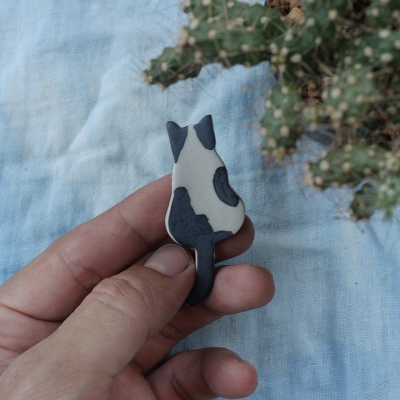 cat ceramic brooch - Brooches - Paper White