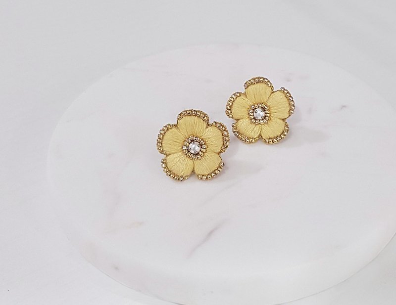 Yellow Floral Gemstone Hand Embroidered Earrings - Jasmine Yellow - ต่างหู - งานปัก สีเหลือง