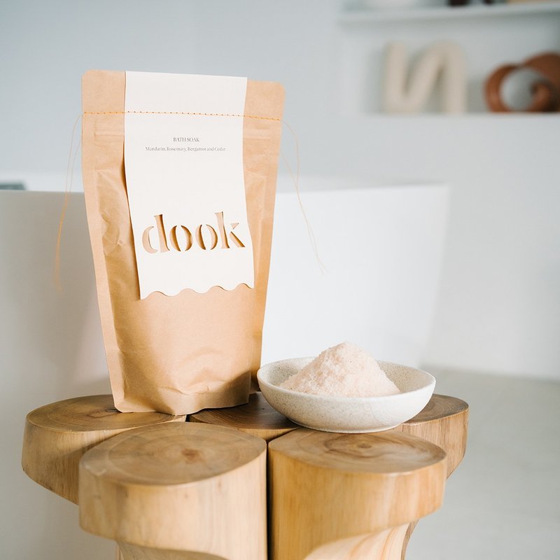【24小時出貨】英國dook夏日時光透亮浴鹽 - 沐浴露/番梘 - 精油 紫色