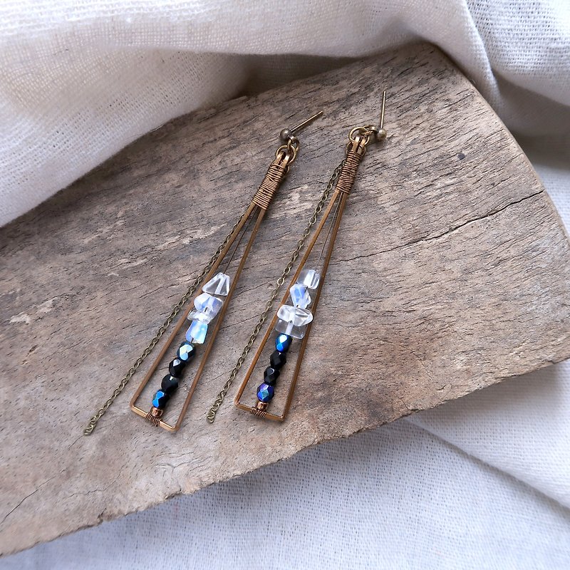 Very handsome long triangle opal earrings-handmade natural stone earrings made of Bronze - ต่างหู - ทองแดงทองเหลือง สีดำ