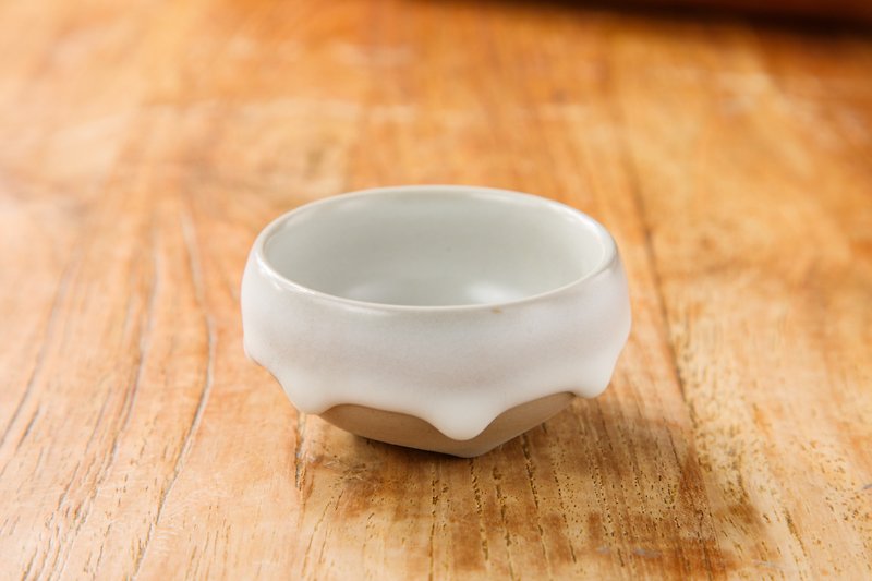 可愛到融化杯(約50c.c) - 花瓶/陶器 - 陶 卡其色