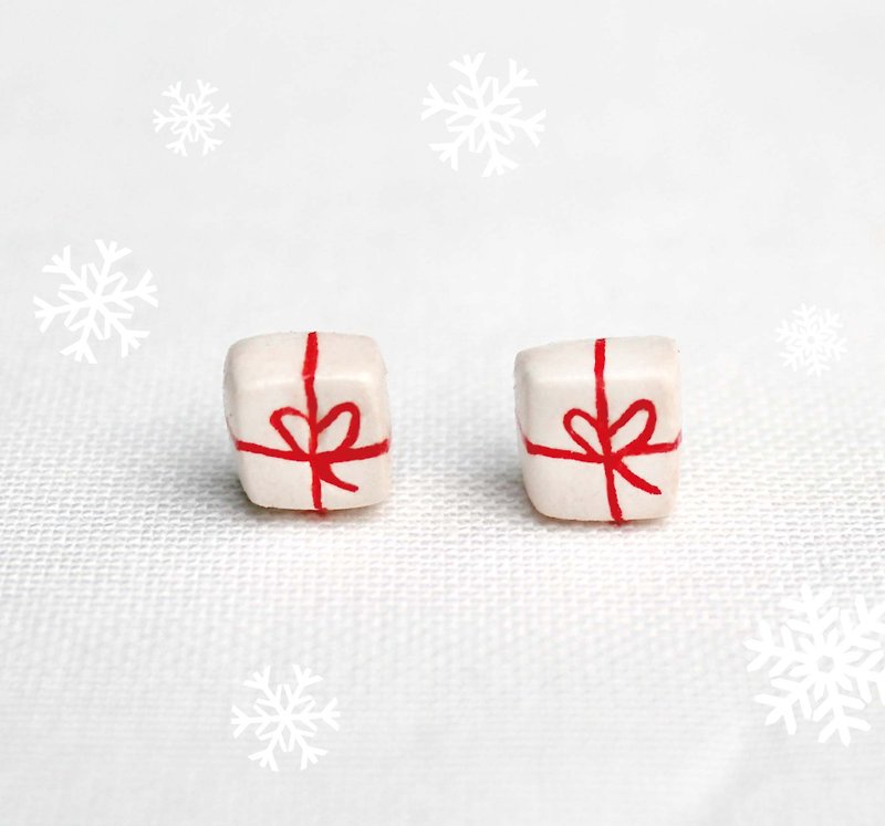 Earrings small gift / Christmas gift / ear clip can be changed - ต่างหู - ดินเหนียว ขาว