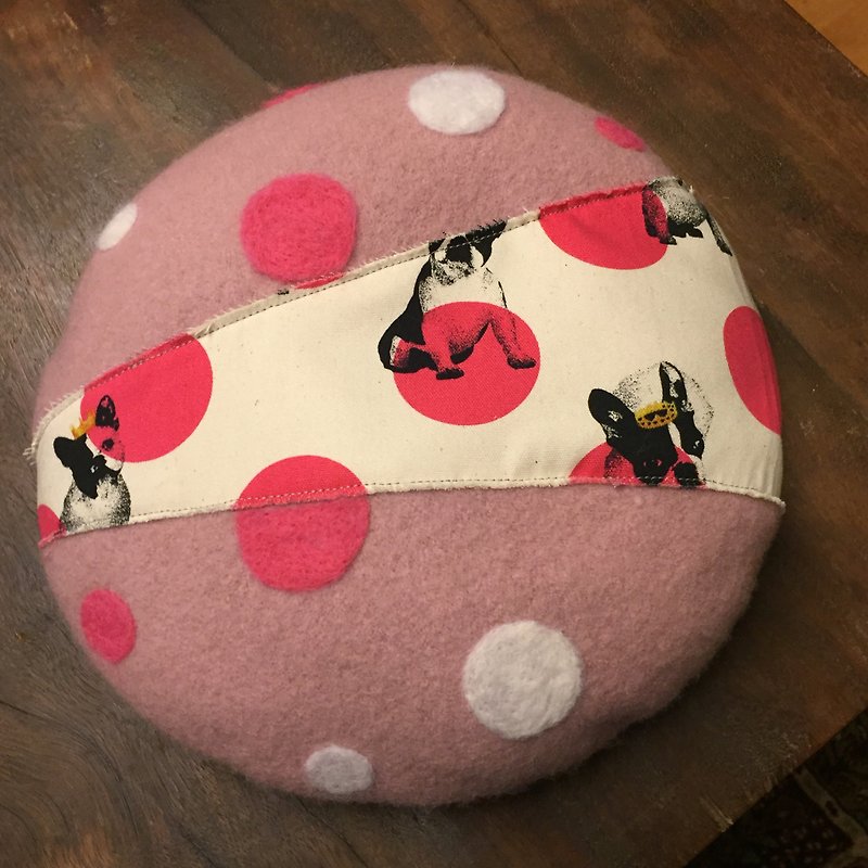tuu ro chan 粉紅泡泡-鬥牛犬 貝雷帽/羊毛製品 - 帽子 - 羊毛 粉紅色