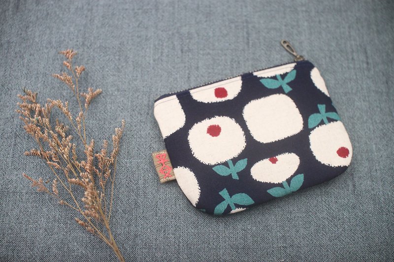 平安小樂包-搖曳的白花朵(深藍款),雙面雙色日本棉麻小錢包 - 散紙包 - 棉．麻 藍色