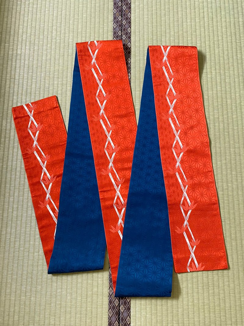 Double-sided red and blue bamboo leaf and hemp leaf half belt - Belts - Polyester Blue