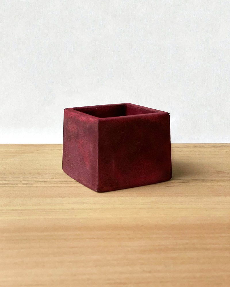 Floating Square Natural Dyed Cement Pot Flower (Madder Dye) Natural Dye - ตกแต่งต้นไม้ - ปูน สึชมพู
