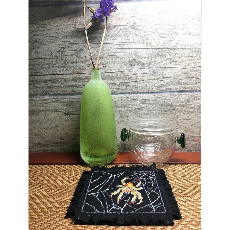【蛛&網】原創手工刺繡杯墊——純手工製作 - 杯墊 - 繡線 黑色