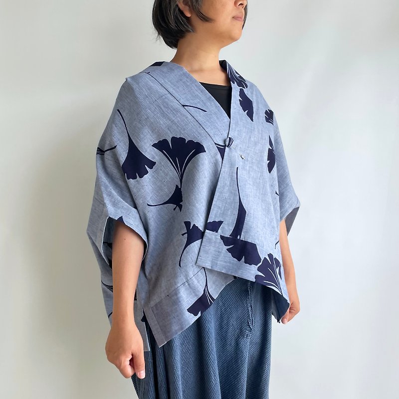 Unique item | Triangle HAORI with a Brooch -YUYKATA fabric, ginkgo leaves - Women's Tops - Cotton & Hemp Blue