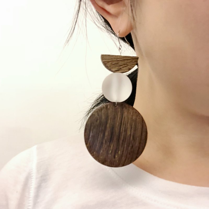 Strings of musicians made earrings _ only a pair - Earrings & Clip-ons - Wood Brown