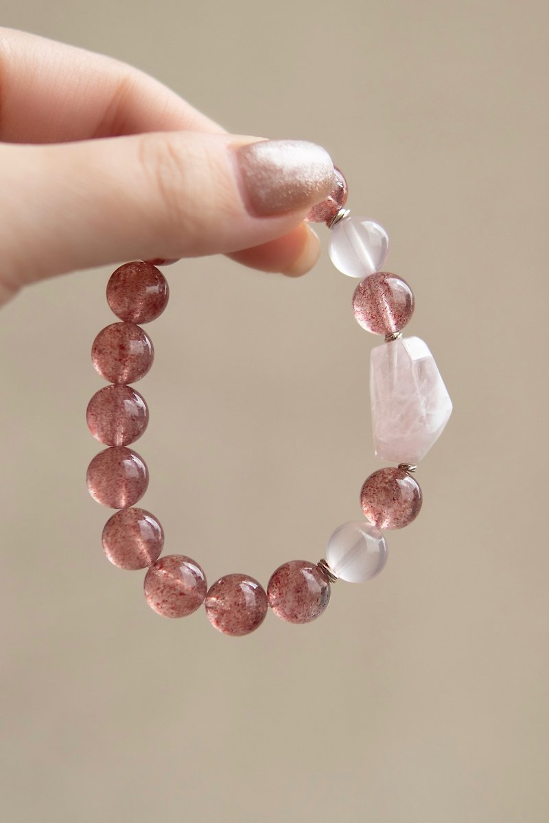 Pink crystal snowflake ghost + strawberry crystal bracelet increase charm, attract good people, ward off evil spirits and soothe the mind. - Bracelets - Crystal 