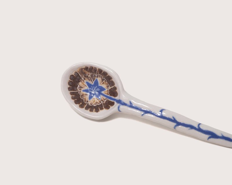 陶瓷 送來一朵花湯匙 Ceramic Spoon I 舊款 - 刀叉/湯匙/餐具組 - 陶 咖啡色