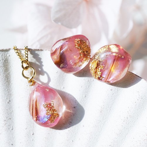 ArtRier 櫻花粉色貝殼 │ 耳環 / 耳夾 + 項鍊 │ 飾品兩件組